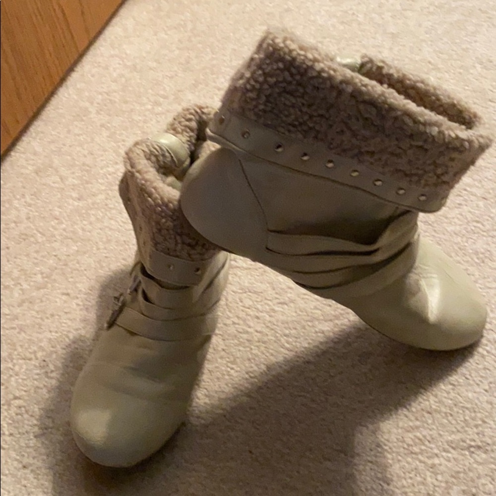 Soda cream boots-faux leather and fur
